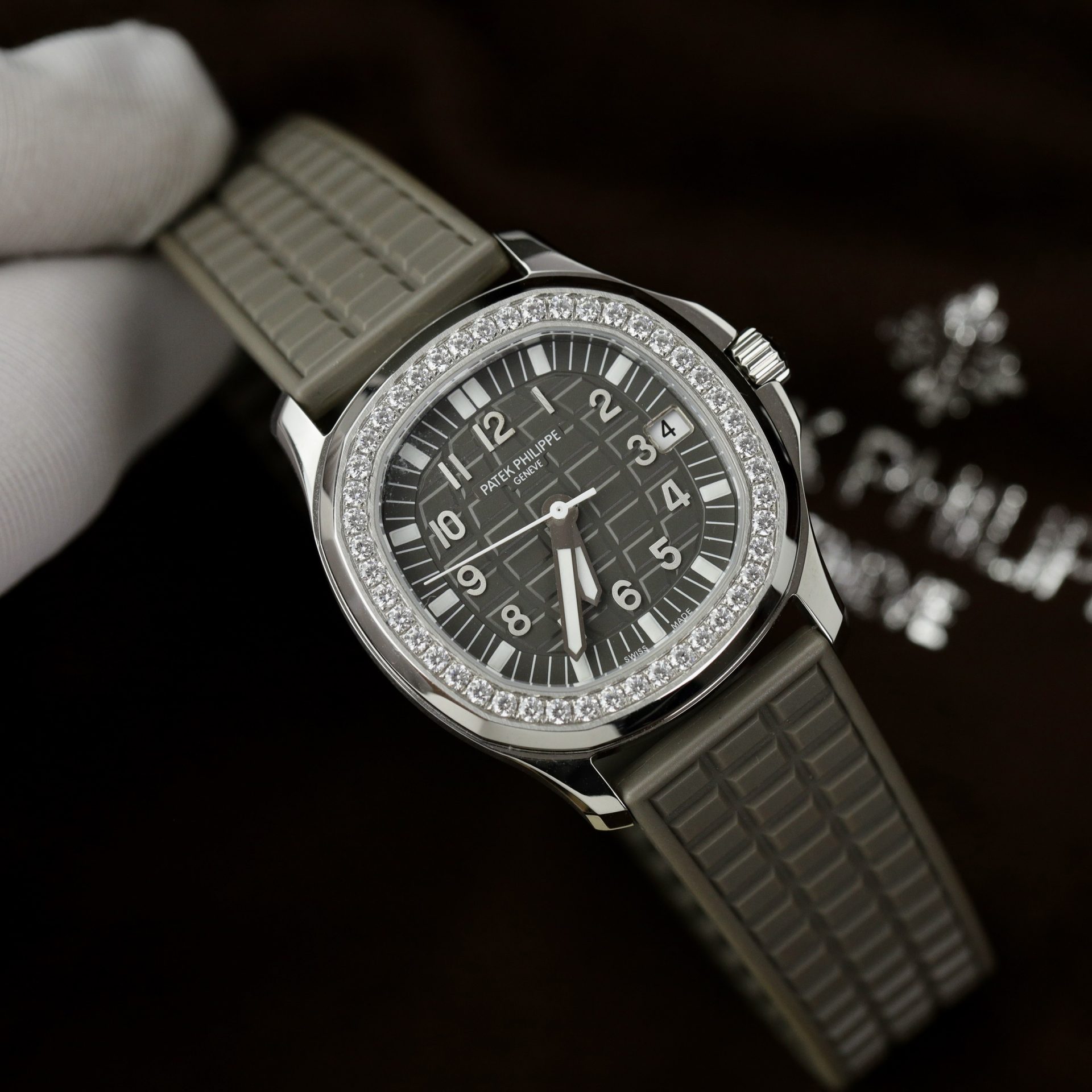 Patek Philippe Super Clone Watch Aquanaut 5067 Gray Dial Rubber Strap 35.6mm
