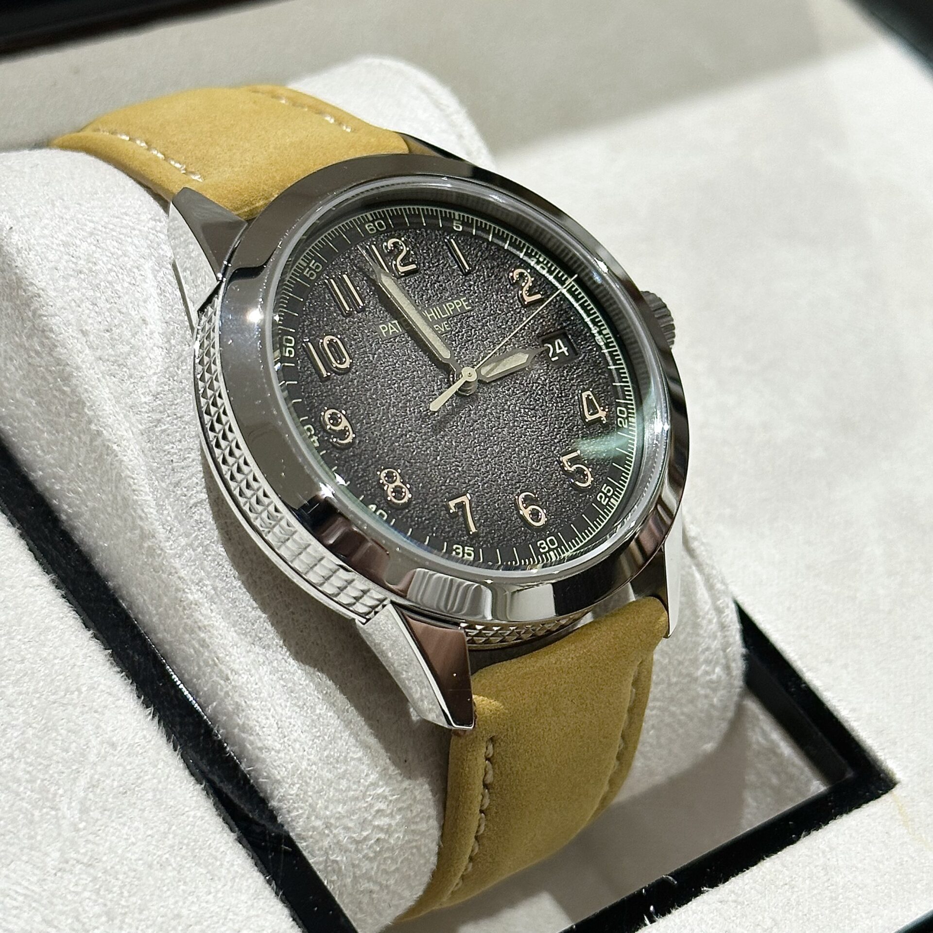 Patek Philippe Calatrava 5226G Best Super Clone Watch Leather Strap 40mm - Image 2