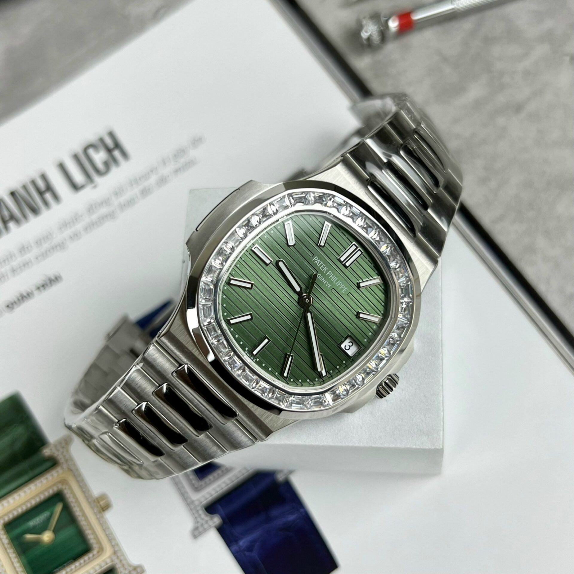 Patek Philippe Replica Watch Nautilus 5723 Green Dial 40mm