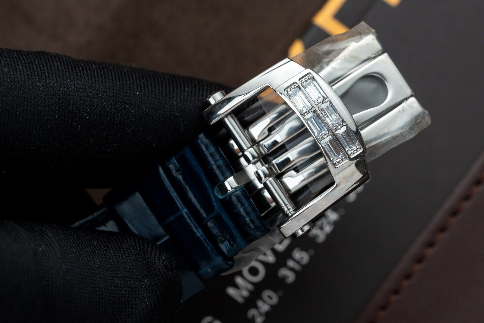 Patek Philippe Nautilus 5724G Super Clone Watch Blue GRF 40mm - Image 7