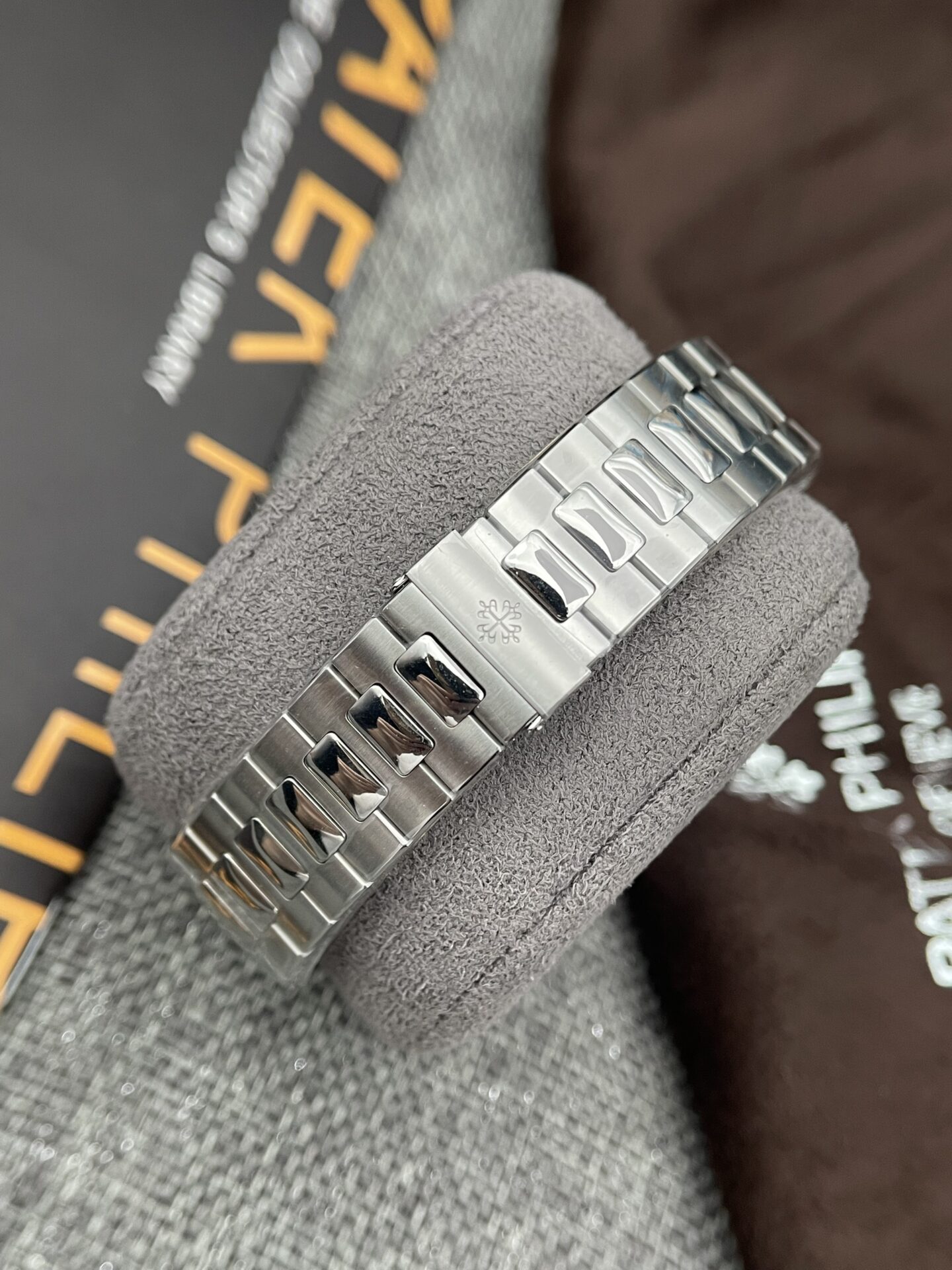 Patek Philippe Nautilus 5726 Best Super Clone Watch Blue Dial GRF 40.5mm - Image 7