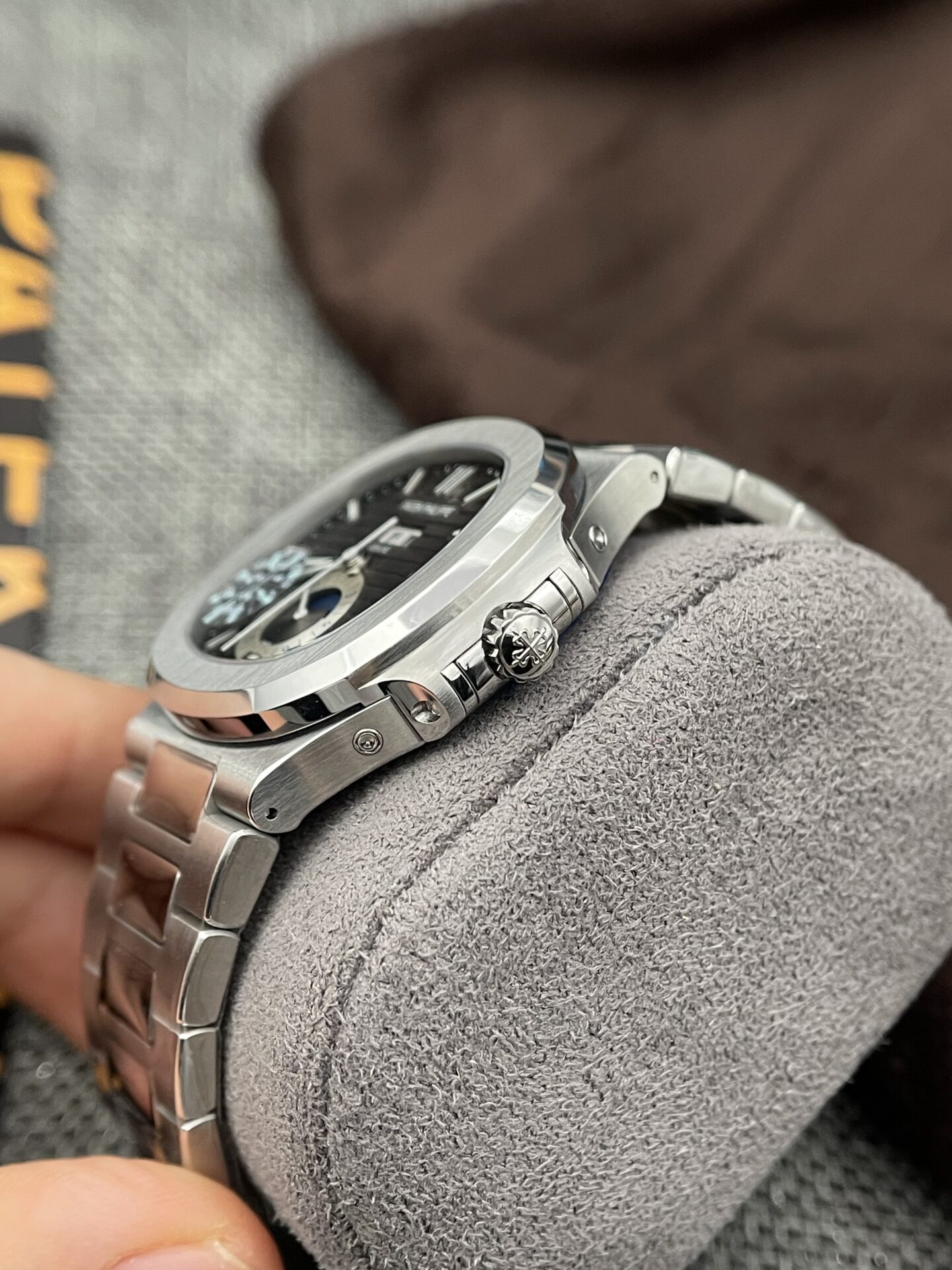 Patek Philippe Nautilus 5726 Best Super Clone Watch Gray Dial GRF 40.5mm - Image 4