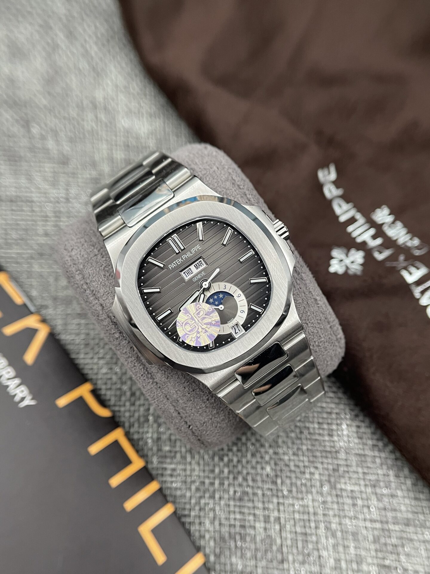 Patek Philippe Nautilus 5726 Best Super Clone Watch Gray Dial GRF 40.5mm - Image 3