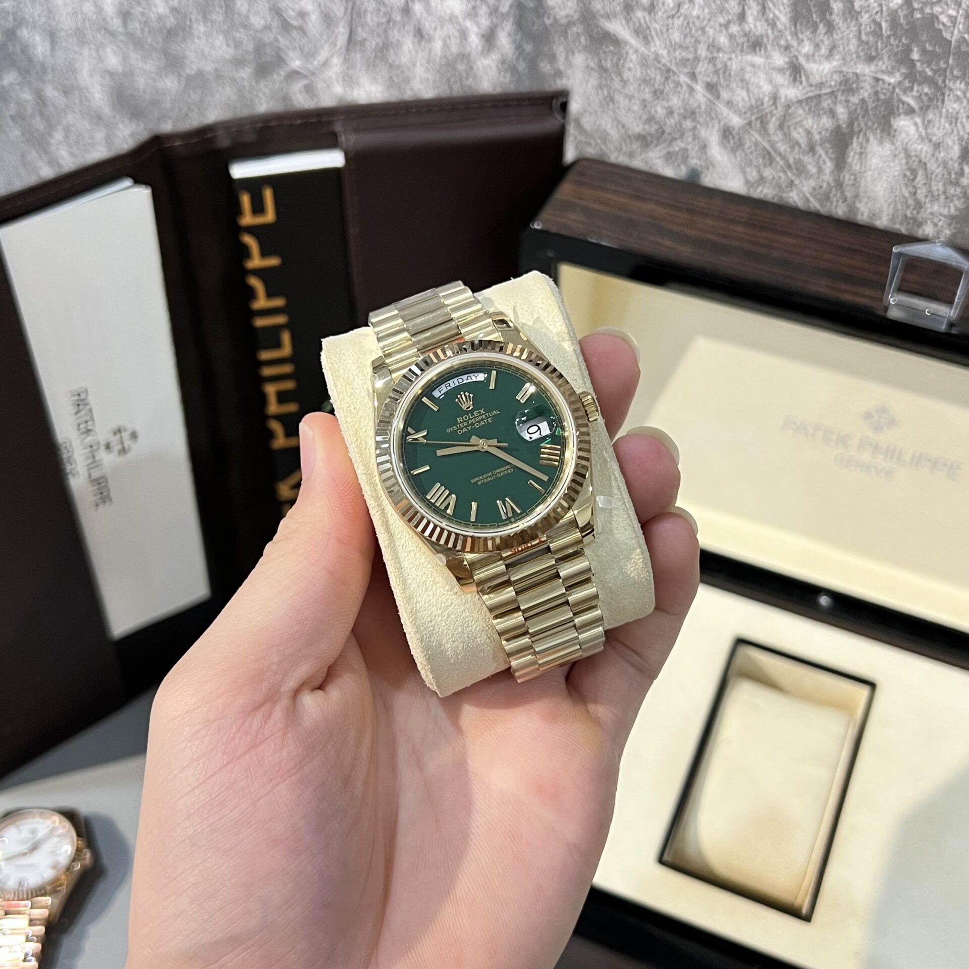 Rolex Day-Date 228238 Super Clone Watch Green Dial Refined 166gr GM V2 40mm - Image 3