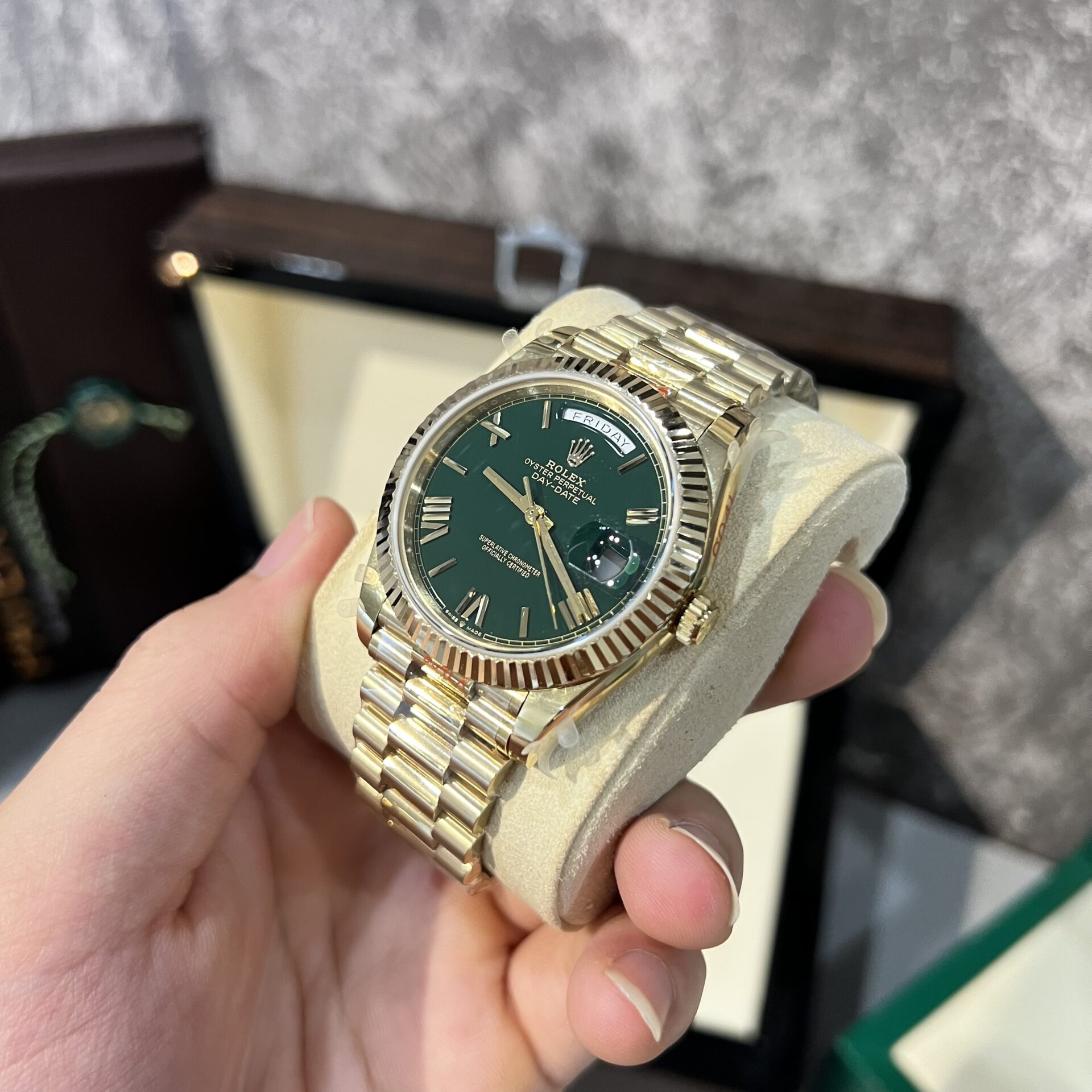 Rolex Day-Date 228238 Super Clone Watch Green Dial Refined 166gr GM V2 40mm - Image 2