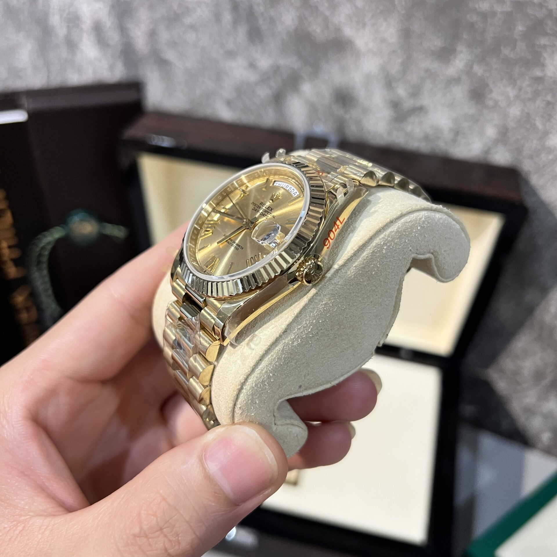 Rolex Day-Date 228238 Super Clone Watch Yellow Champagne Dial Refined 166 gr GM V2 40mm - Image 4