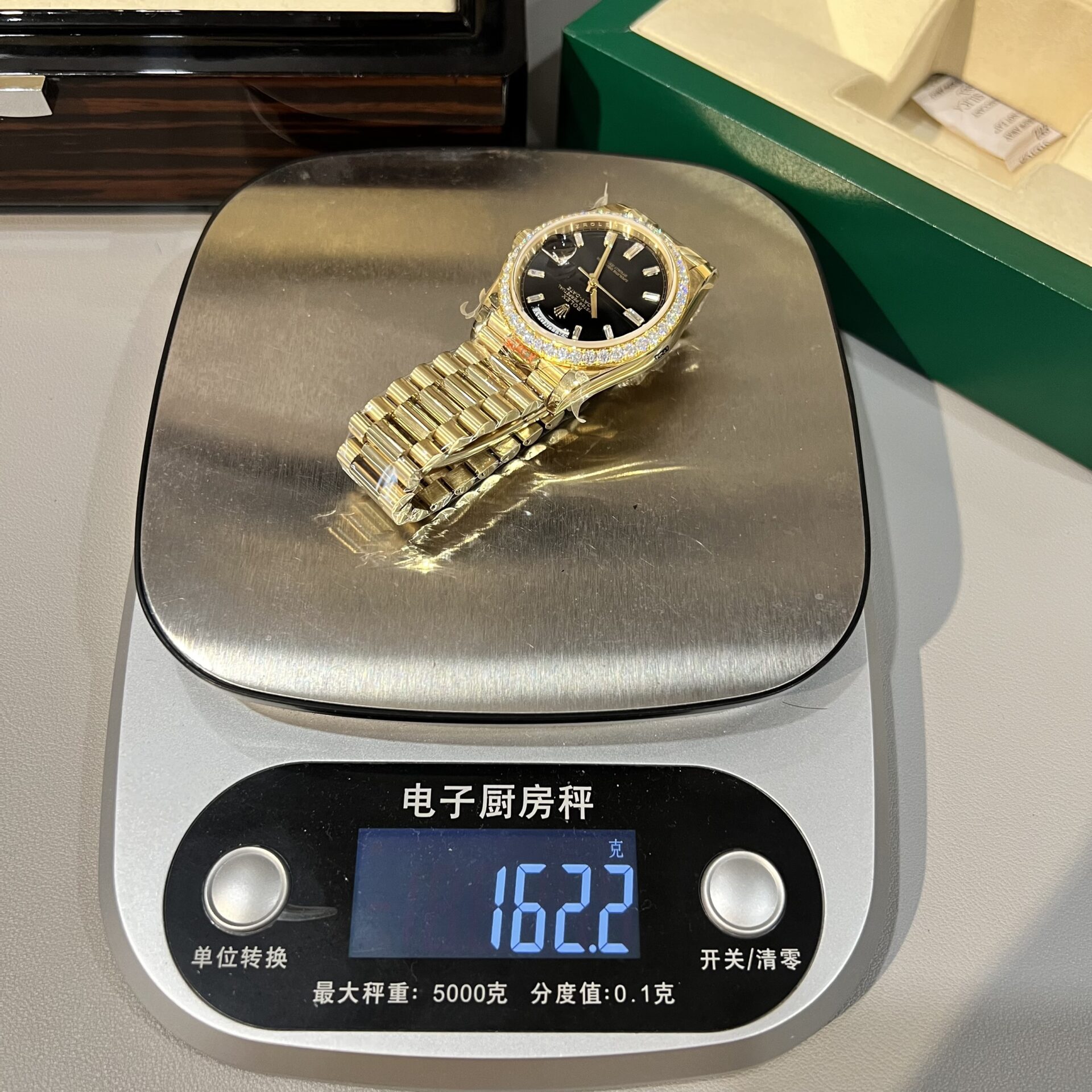 Rolex Day-Date 228238 Super Clone Watch Black Dial Refined Moissanite Diamond 40mm - Image 6