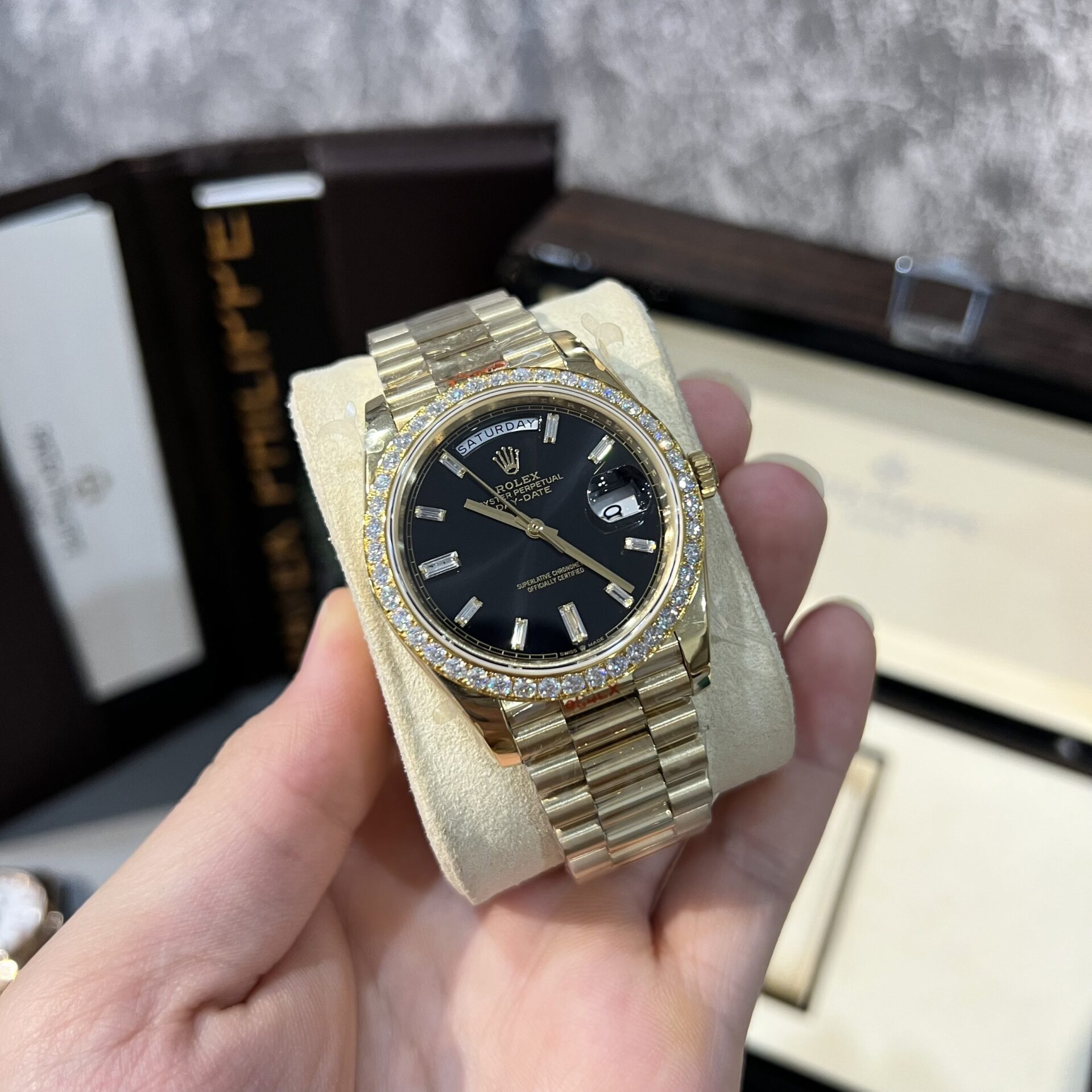Rolex Day-Date 228238 Super Clone Watch Black Dial Refined Moissanite Diamond 40mm - Image 2