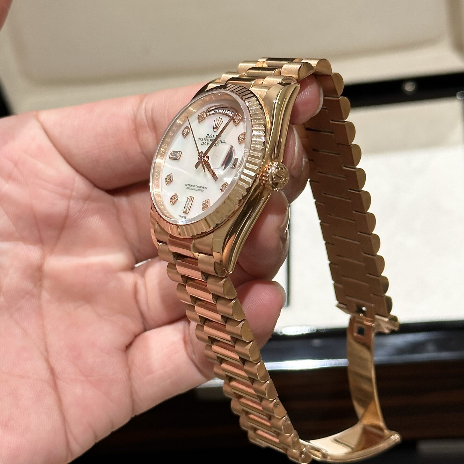Rolex Day-Date Mother of Pearl Super Clone Watch Rose Gold EW Factory 36mm - Image 5