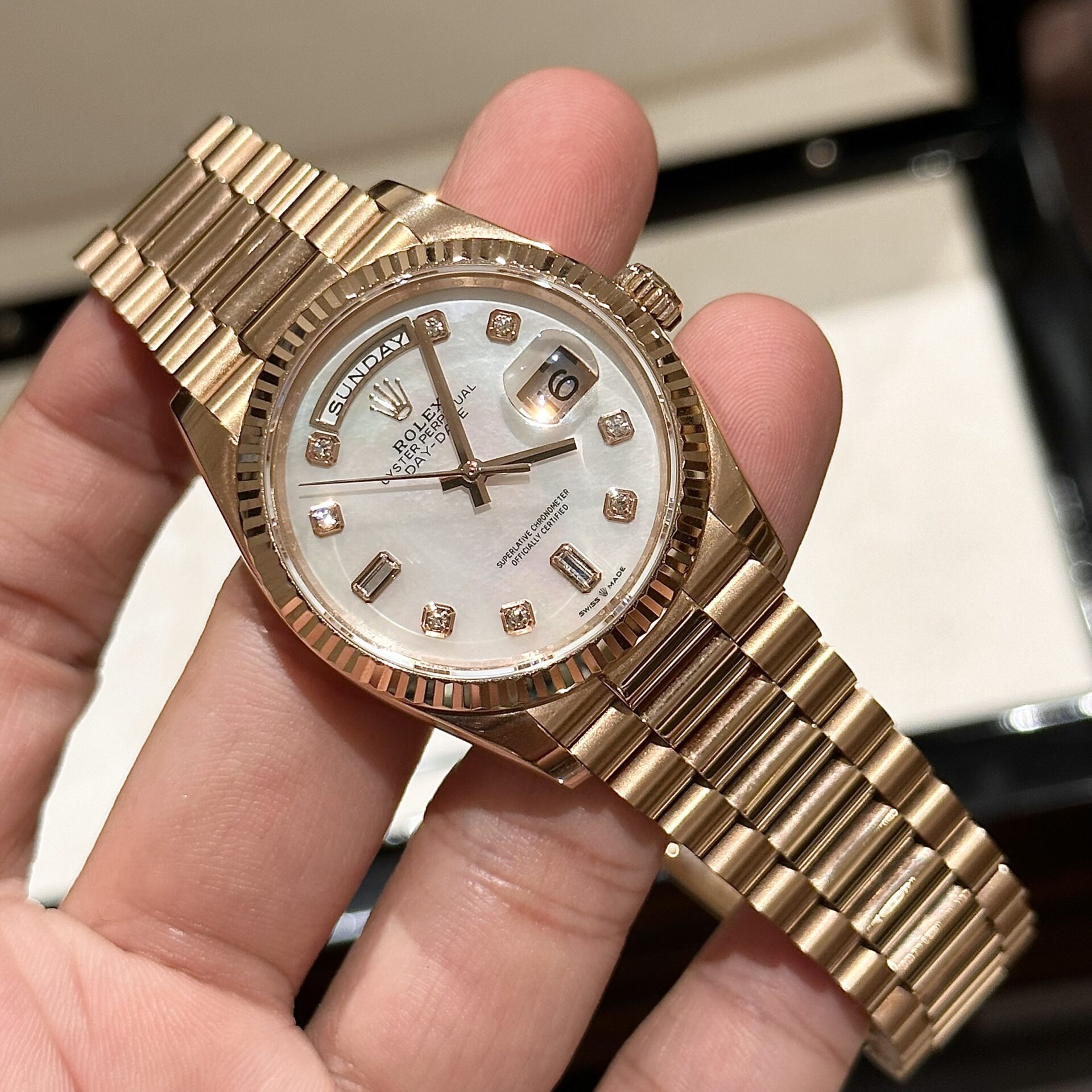 Rolex Day-Date Mother of Pearl Super Clone Watch Rose Gold EW Factory 36mm - Image 3