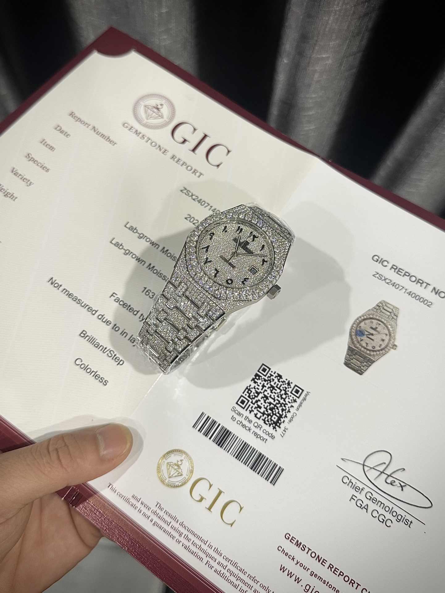 Audemars Piguet Best Super Clone Watch Royal Oak Custom Moissanite Diamonds 41mm