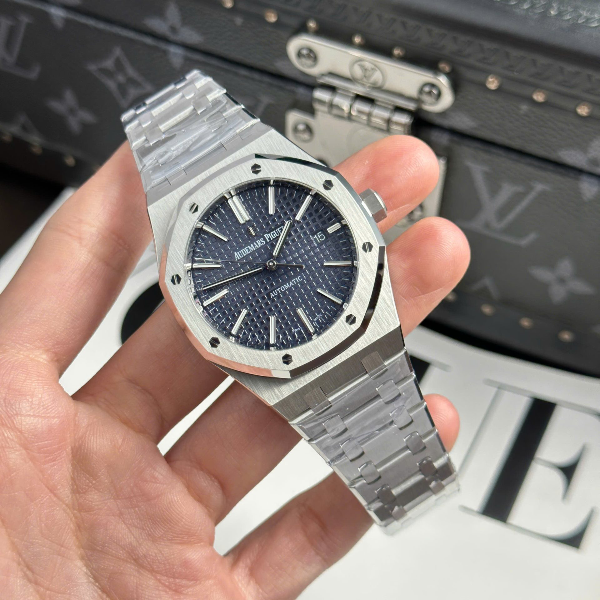 Audemars Piguet Royal Oak 15400ST Copies Watches Blue Dial Metal Wire APS Factory 41mm - Image 2