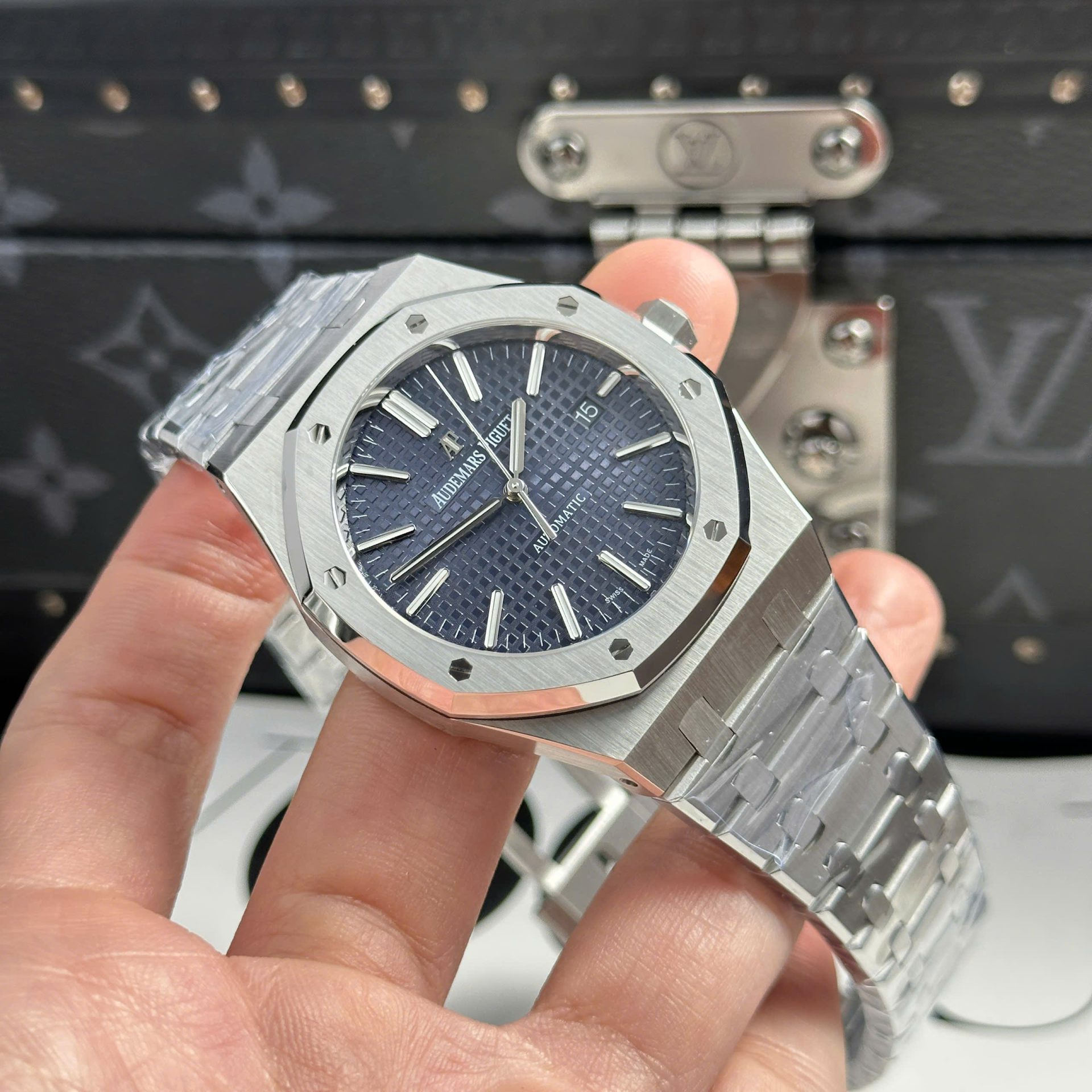 Audemars Piguet Royal Oak 15400ST Copies Watches Blue Dial Metal Wire APS Factory 41mm - Image 3