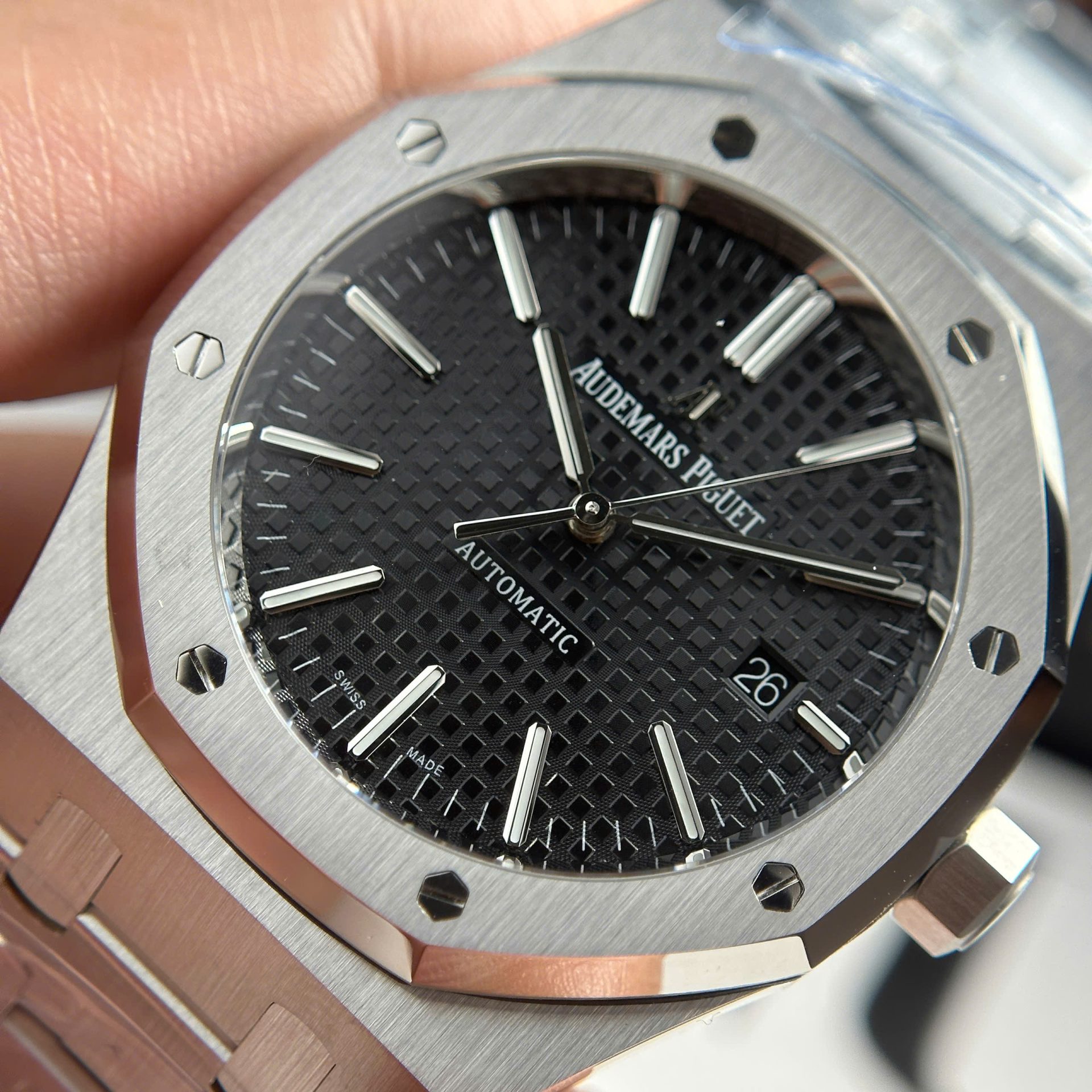 Audemars Piguet Royal Oak 15400ST Copies Watch Black Dial Metal Wire APS Factory 41mm - Image 4
