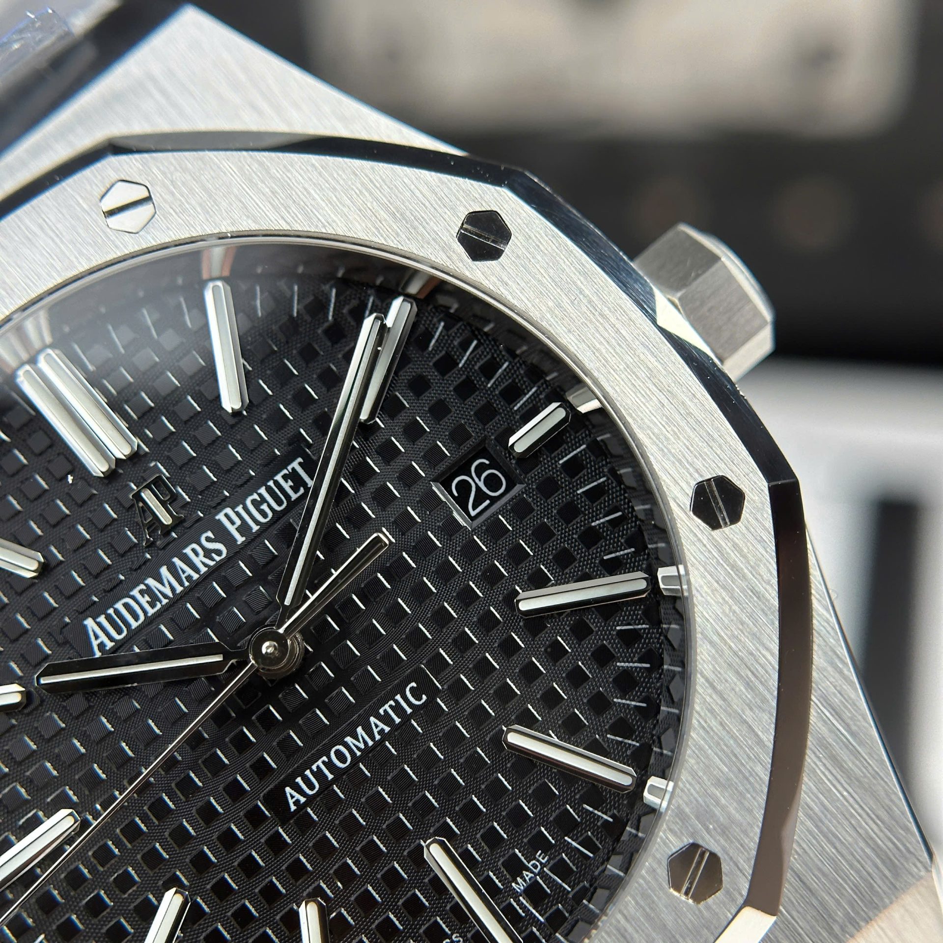 Audemars Piguet Royal Oak 15400ST Copies Watch Black Dial Metal Wire APS Factory 41mm - Image 6