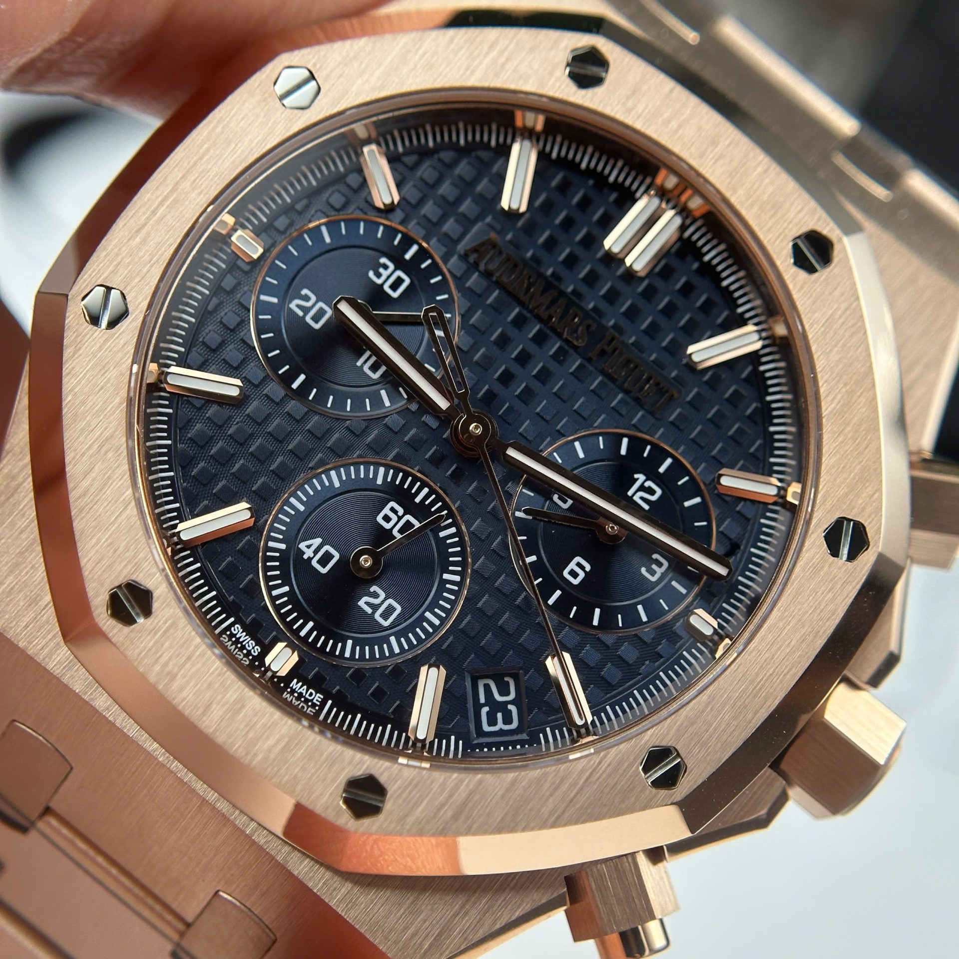 Audemars Piguet Royal Oak 26240 Rose Gold Super Clone Watch Dial Blue APS Factory 41mm - Image 5