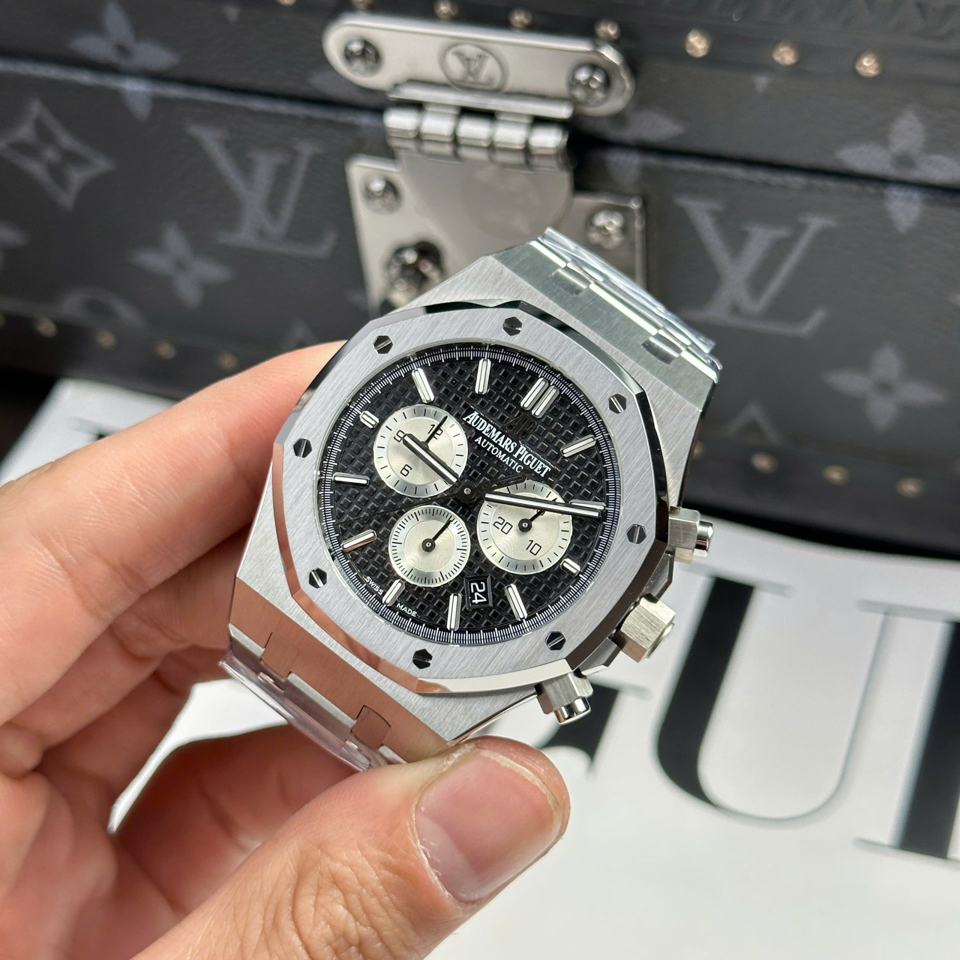 Audemars Piguet Super Clone Watch Royal Oak 26331 Chronograph Dial Black 41mm - Image 4