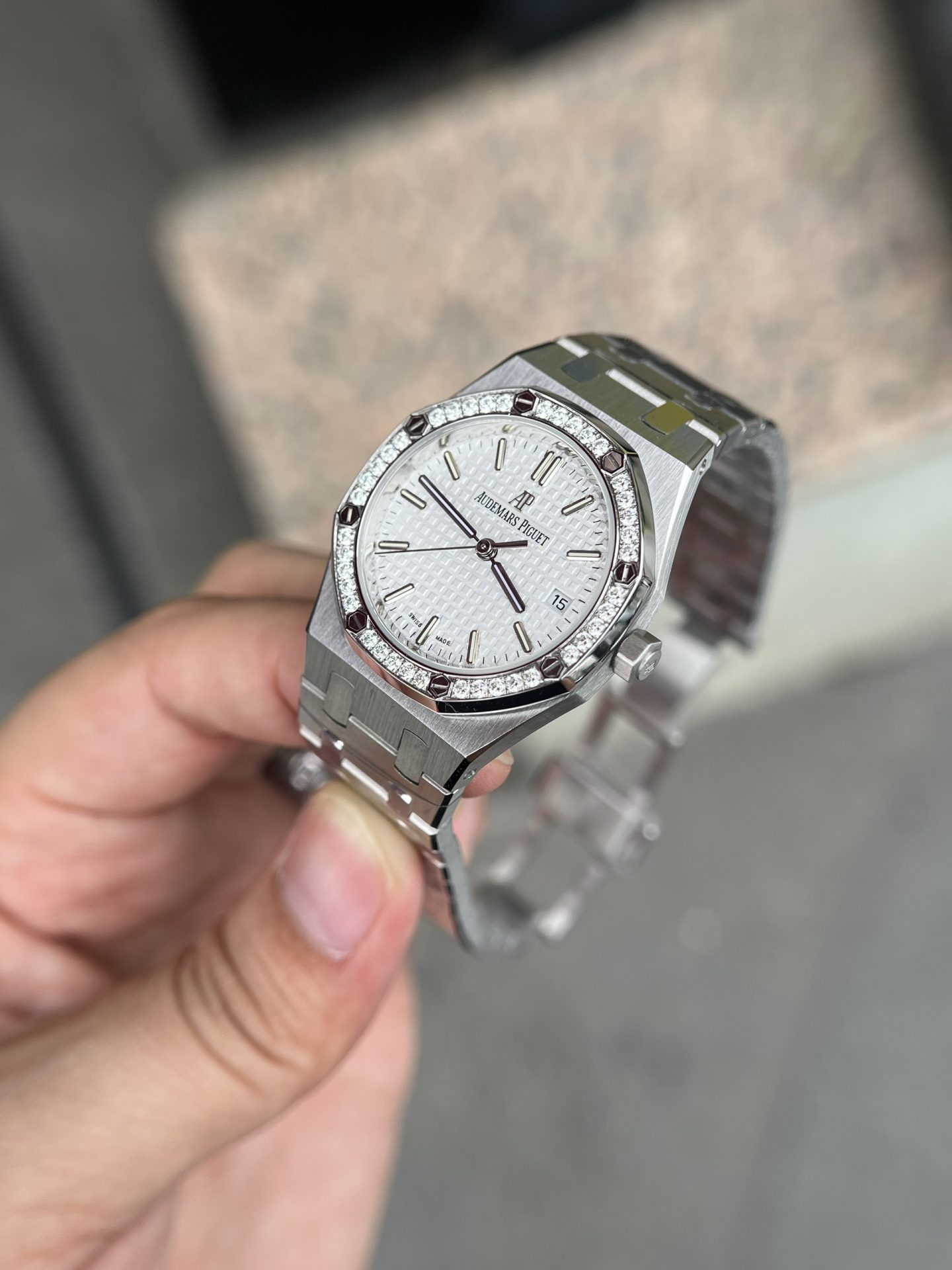Audemars Piguet Super Clone Watch Royal Oak White Dial Metal Wire 34mm - Image 4