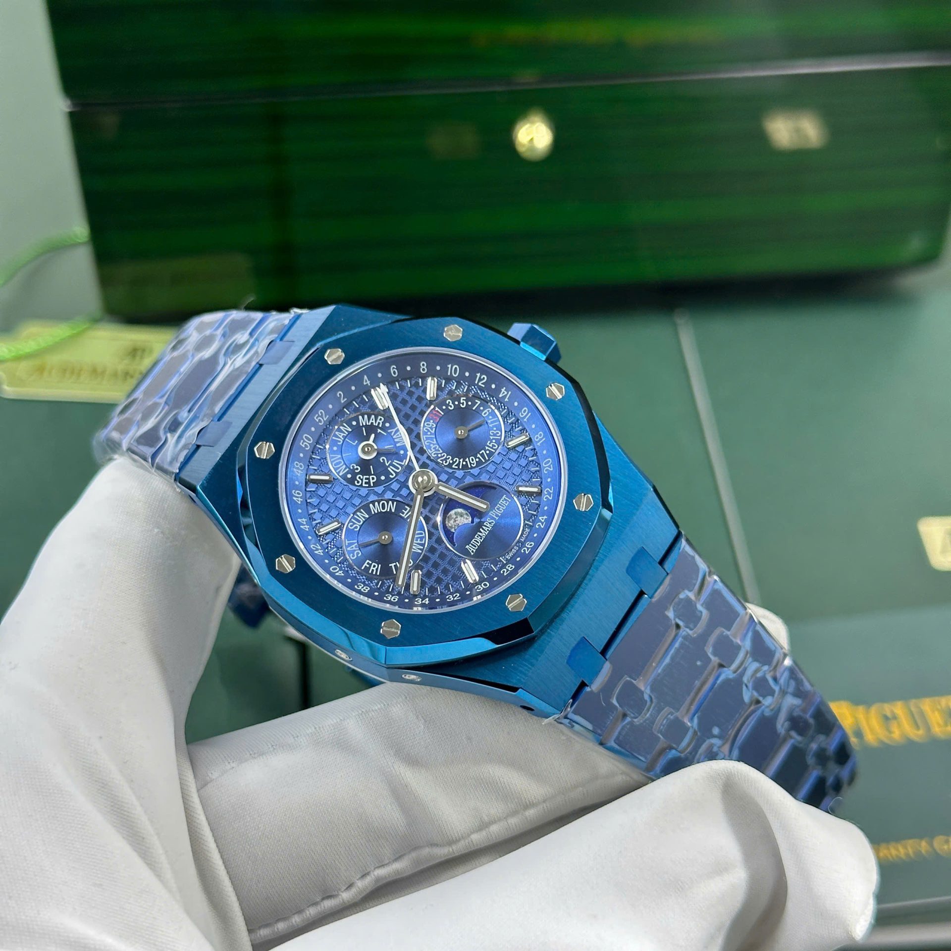 Audemars Piguet Royal Oak Perpetual Calendar 26579CS Super Clone Watch Blue BBR Factory 41mm - Image 3