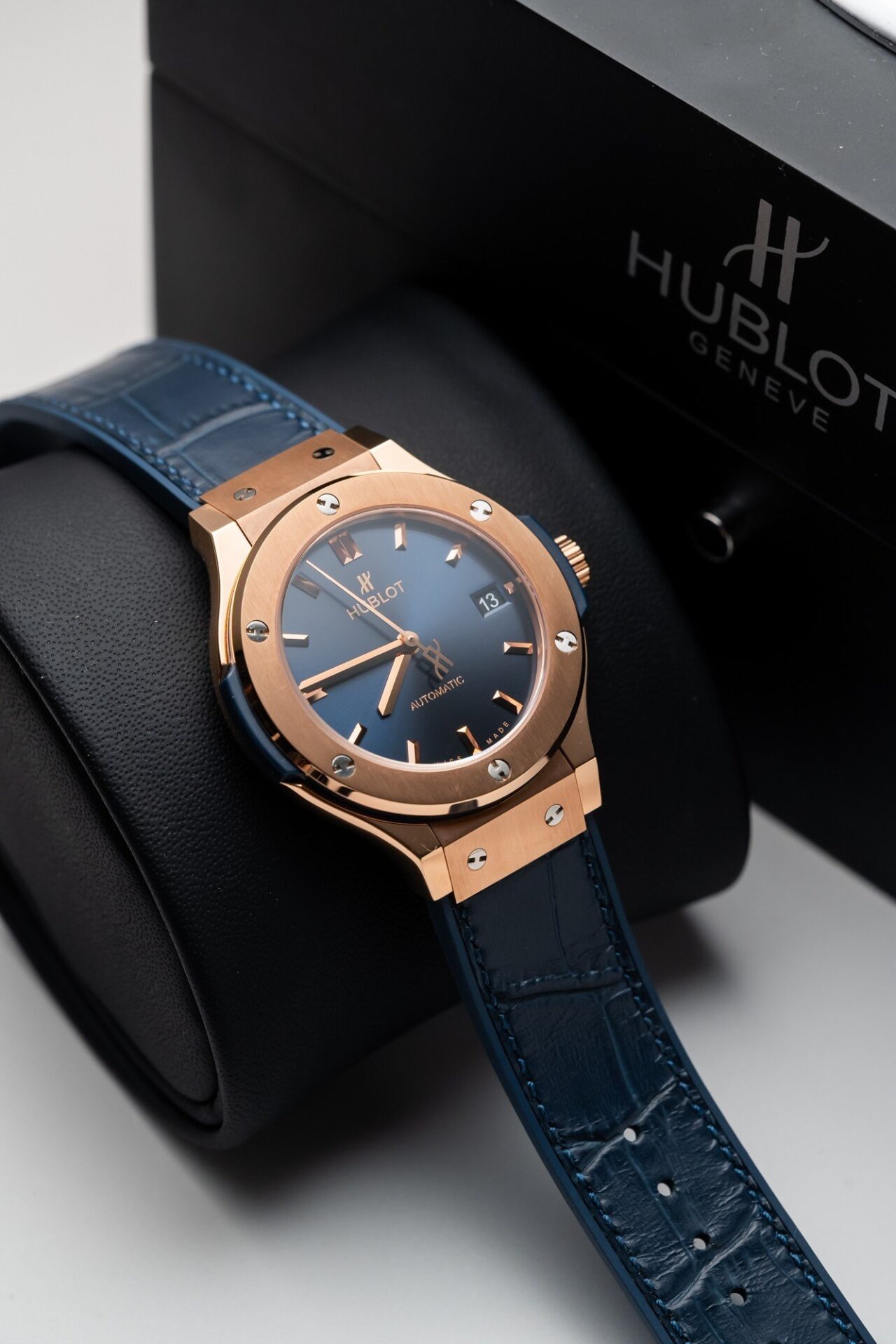 Hublot Classic Fusion King Gold Blue Replica Watch JJF Factory 38mm - Image 3