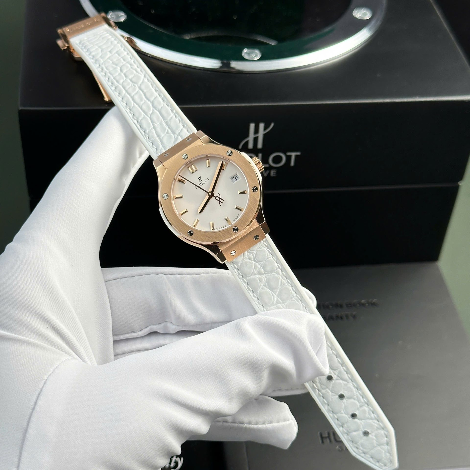 Hublot Classic Fusion King Gold Replica Watch Womens White HB Factory 33mm - Image 2