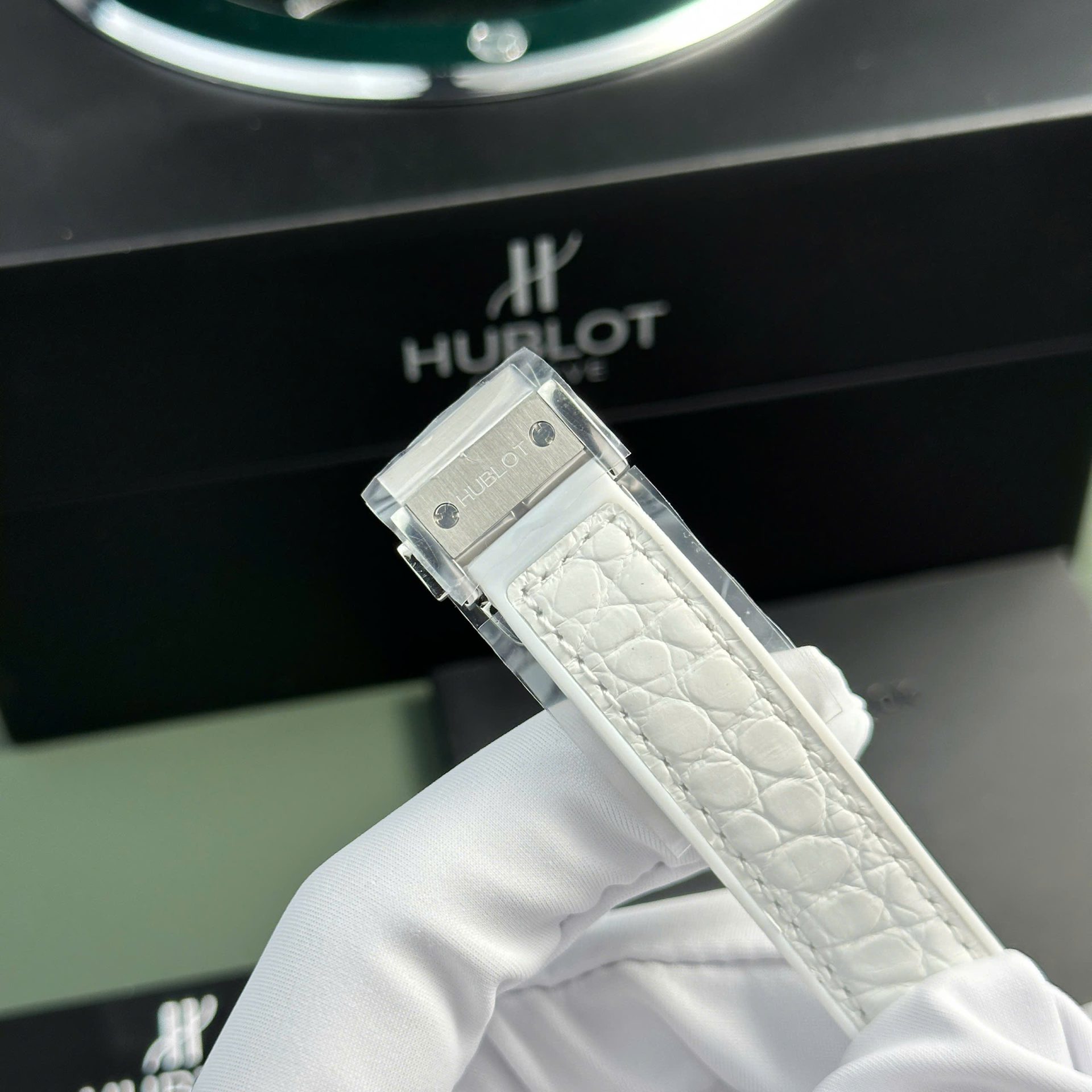 Hublot Classic Fusion Fake Watch Womens White HB Factory 33mm - Image 8
