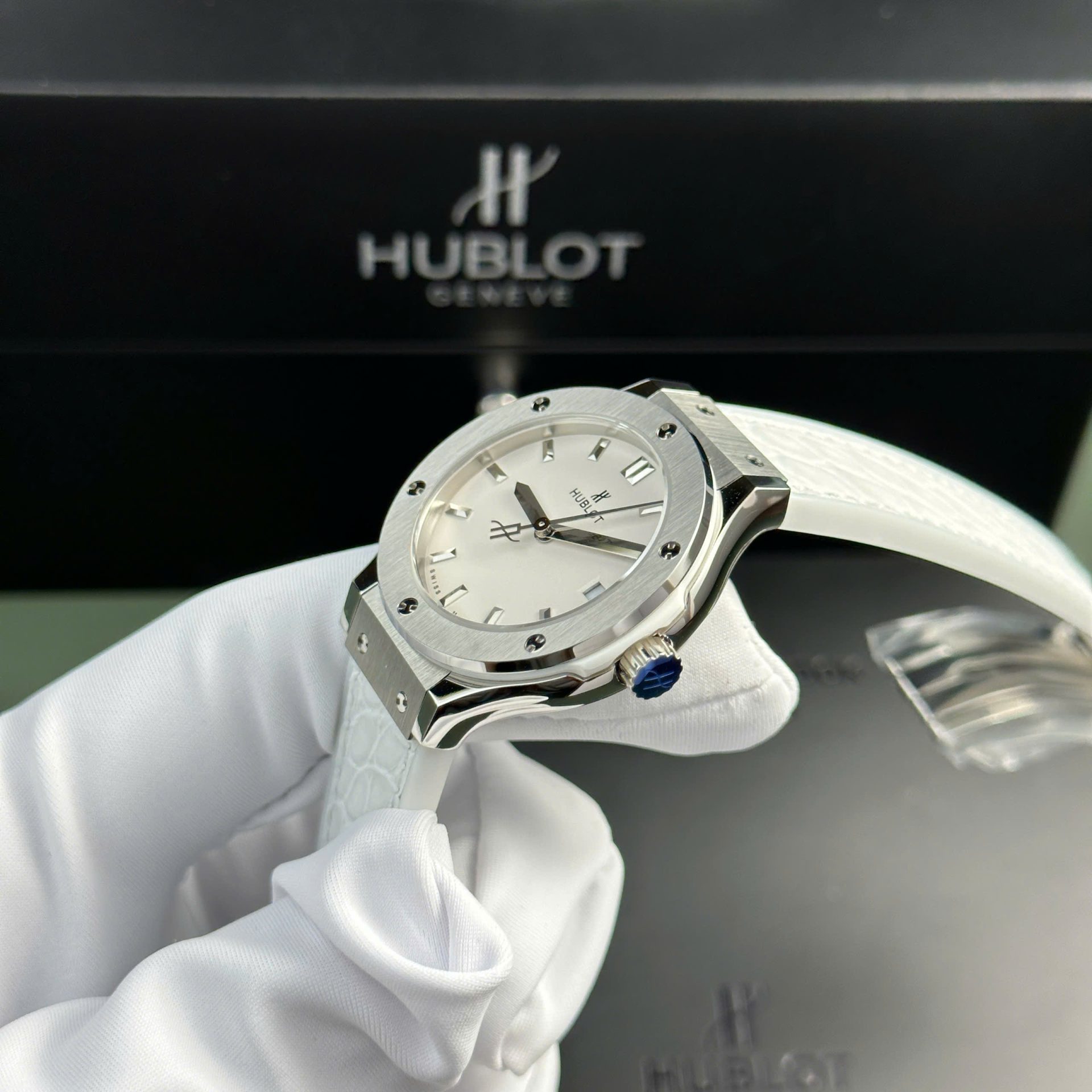 Hublot Classic Fusion Fake Watch Womens White HB Factory 33mm - Image 4