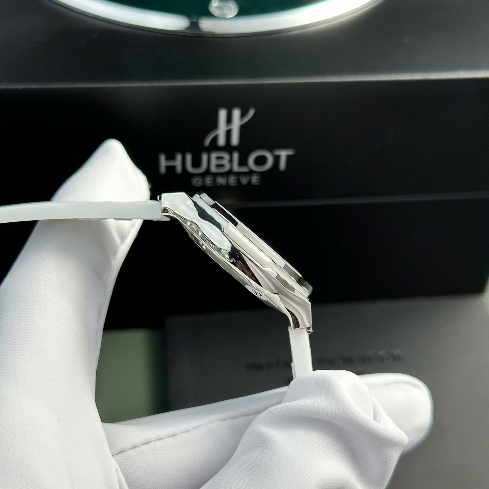 Hublot Classic Fusion Fake Watch Womens White HB Factory 33mm - Image 6
