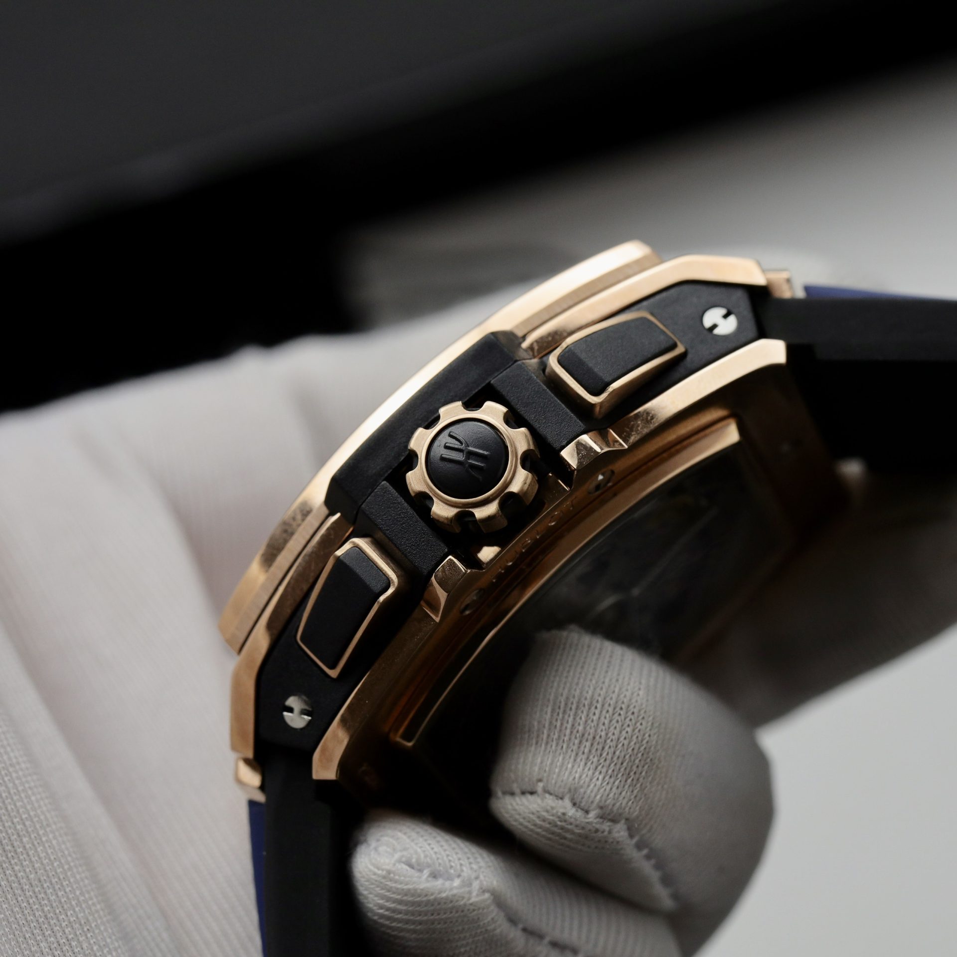 Hublot Replica Watch Spirit Of Big Bang King Gold Dial Blue 42mm - Image 7