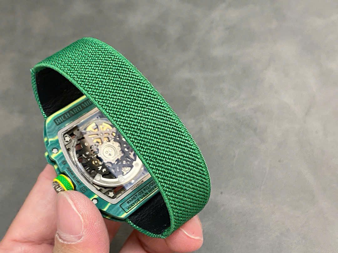 Richard Mille RM67-02 Case Green Carbon Refined Super Light 37 Grams 38.7×47.52mm Super Clone - Image 8