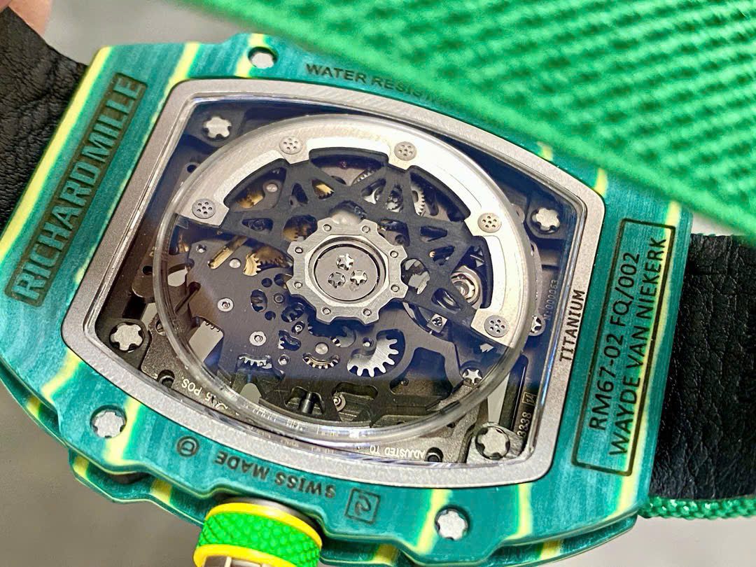 Richard Mille RM67-02 Case Green Carbon Refined Super Light 37 Grams 38.7×47.52mm Super Clone - Image 7