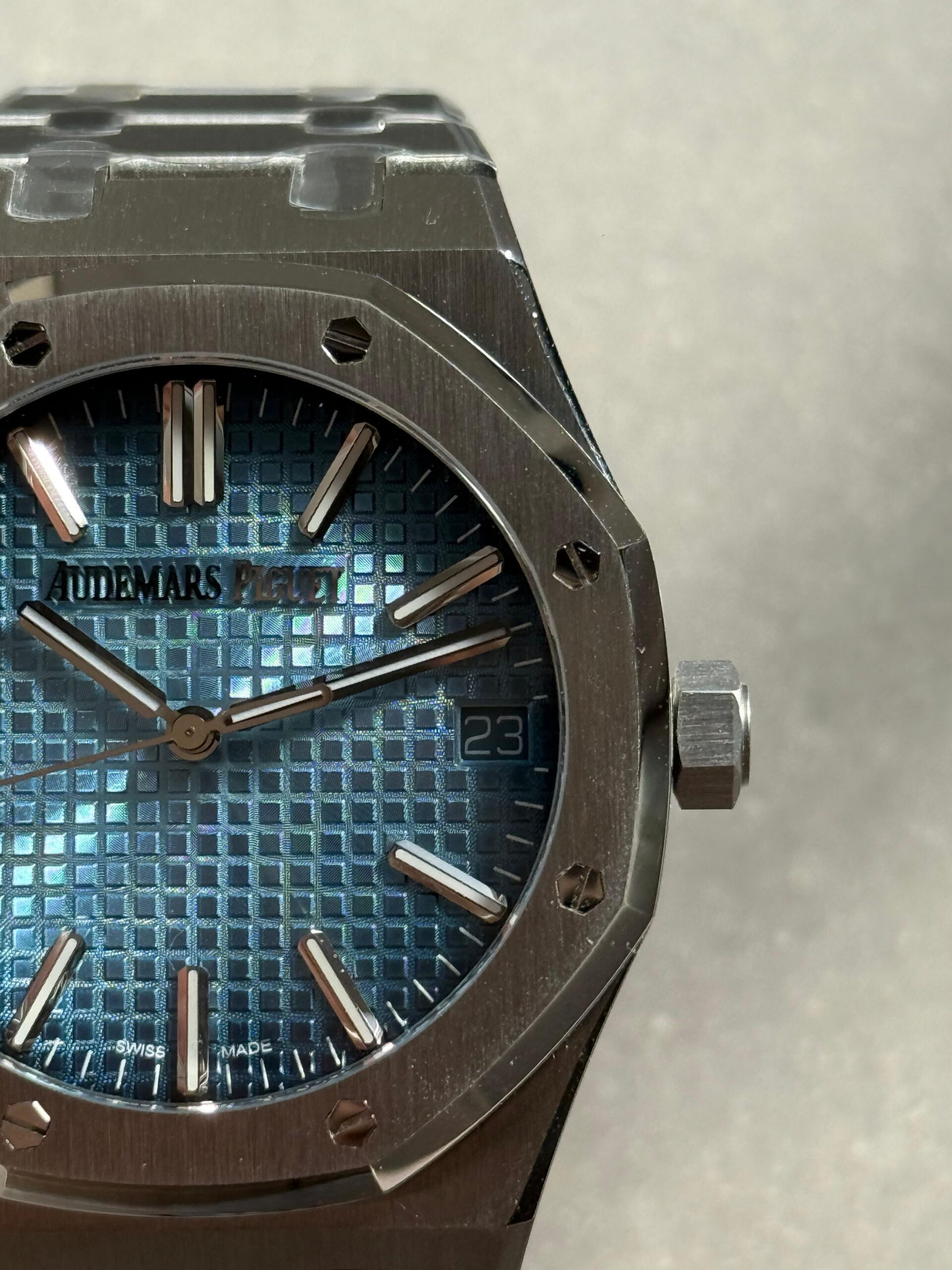 Royal Oak 41mm 15510 BC SS ZF 1:1 Best Edition Ice Blue Textured Dial on SS Bracelet SA4302 V3 - Image 2