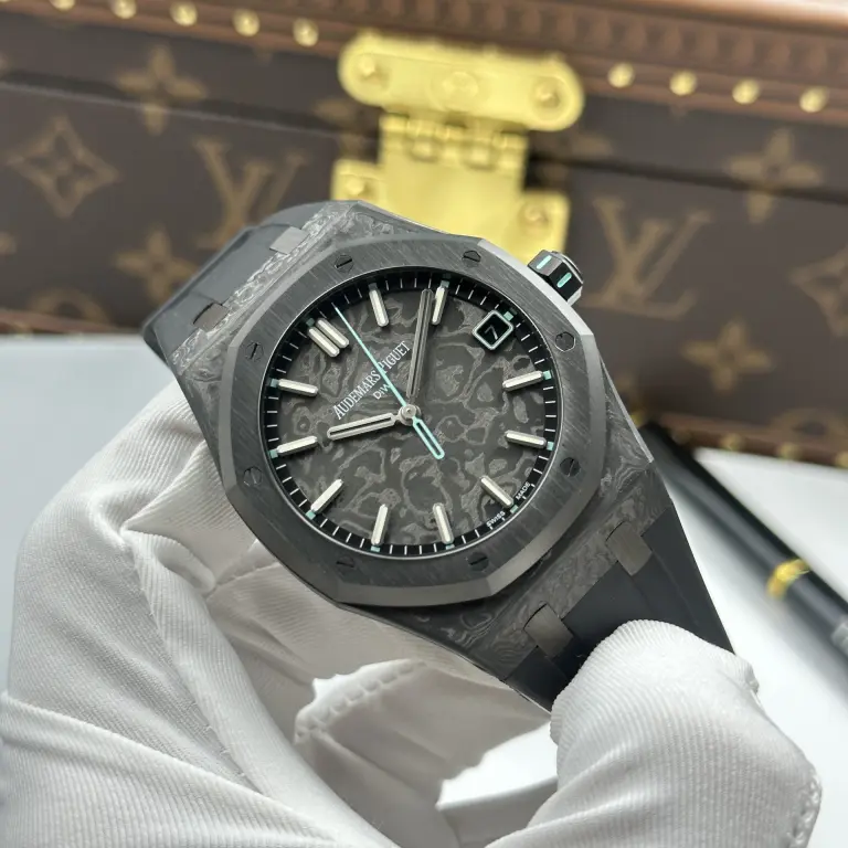 Audemars Piguet Royal Oak DiW 15500 Case Carbon Second Hand Is Blue 41mm - Image 2