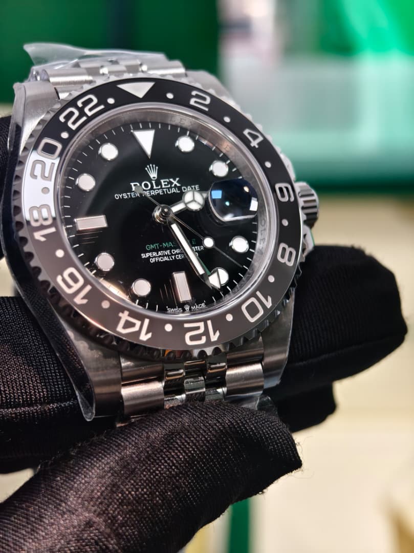 Rolex Oyster Perpetual GMT-Master II 126710 GRNR Super Clone - Image 3